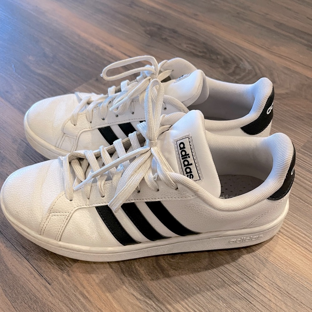 Adidas Grand Court - cloud foam sneakers